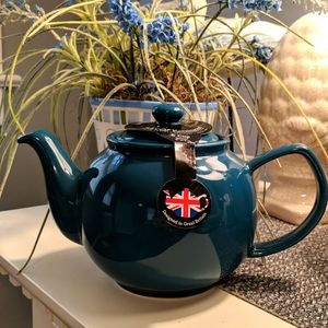 Price & Kensington 6 cup teapot